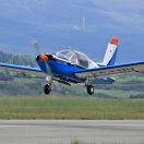 Enlairament d'un dels avions remolcadors