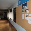 Local social, con la cocina al fondo