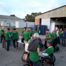 Ambient a la zona d'estands i bar, davant de l'hangar 1080